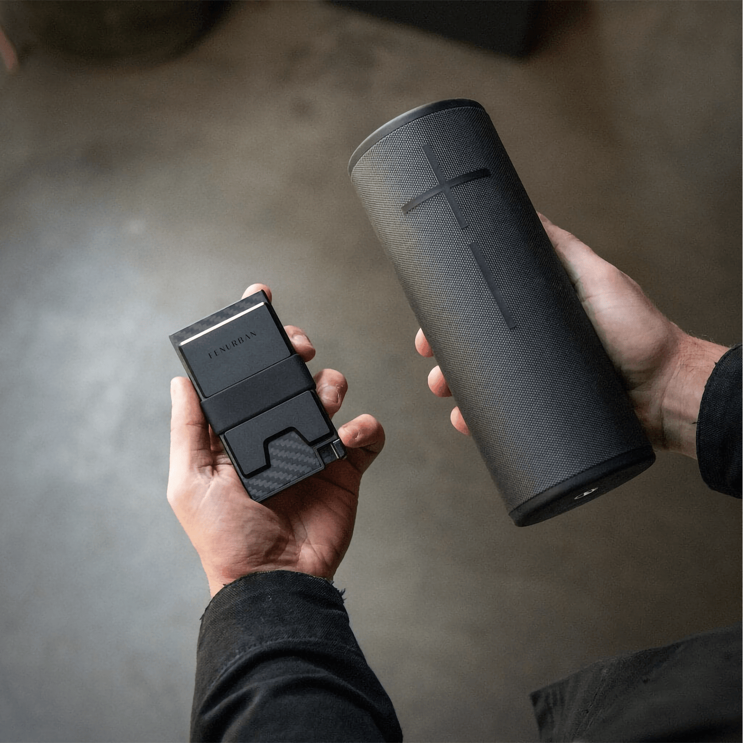 Carbon - Smart and Secure Cardholder with RFID Blocking