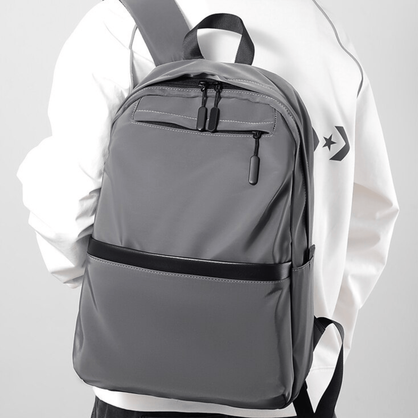 Caracas - Lightweight and Modern Backpack